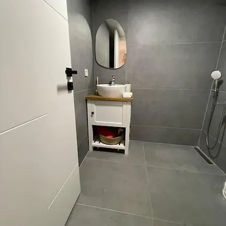 Oezel Havuzlu Kiralik Tas Villa Kusadası
